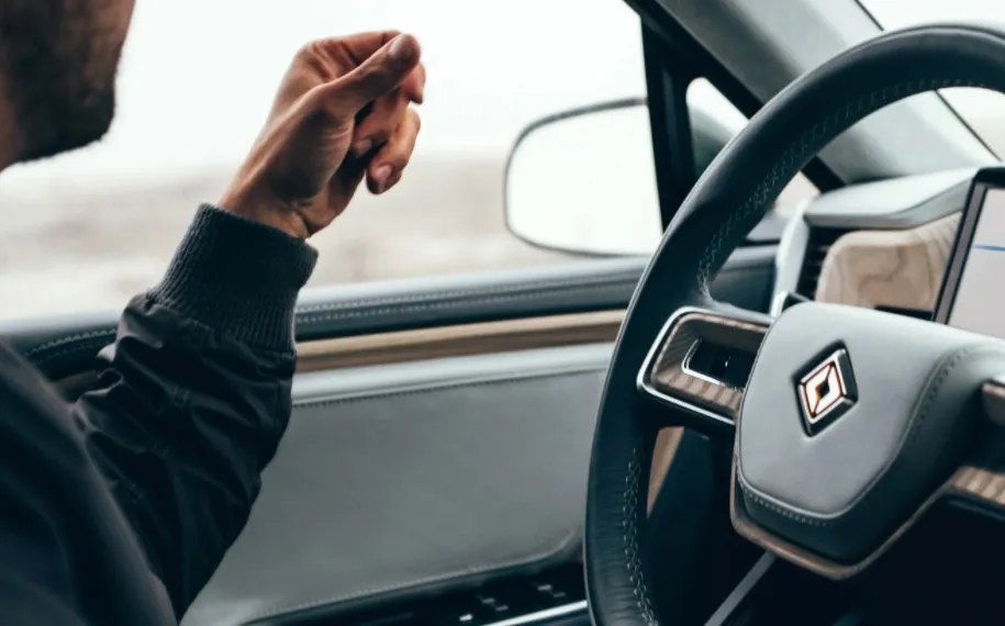 Rivian owners sue over false "hands‑free" promises for Gen 1