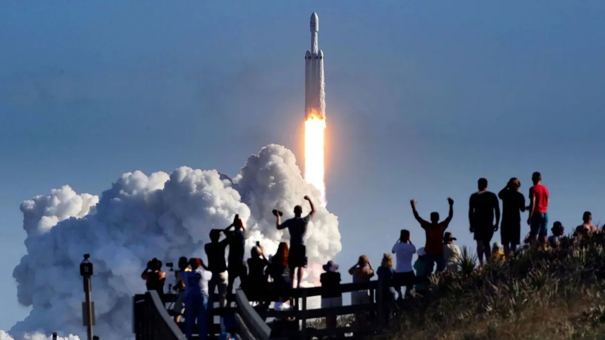 SpaceX’s Valuation Soars to $2.9T, Briefly Surpasses Amazon — Market Reaction After IPO