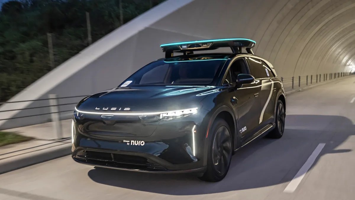 Uber launches premium robotaxi service in Houston by mid‑2027 — in partnership with Lucid and Nuro