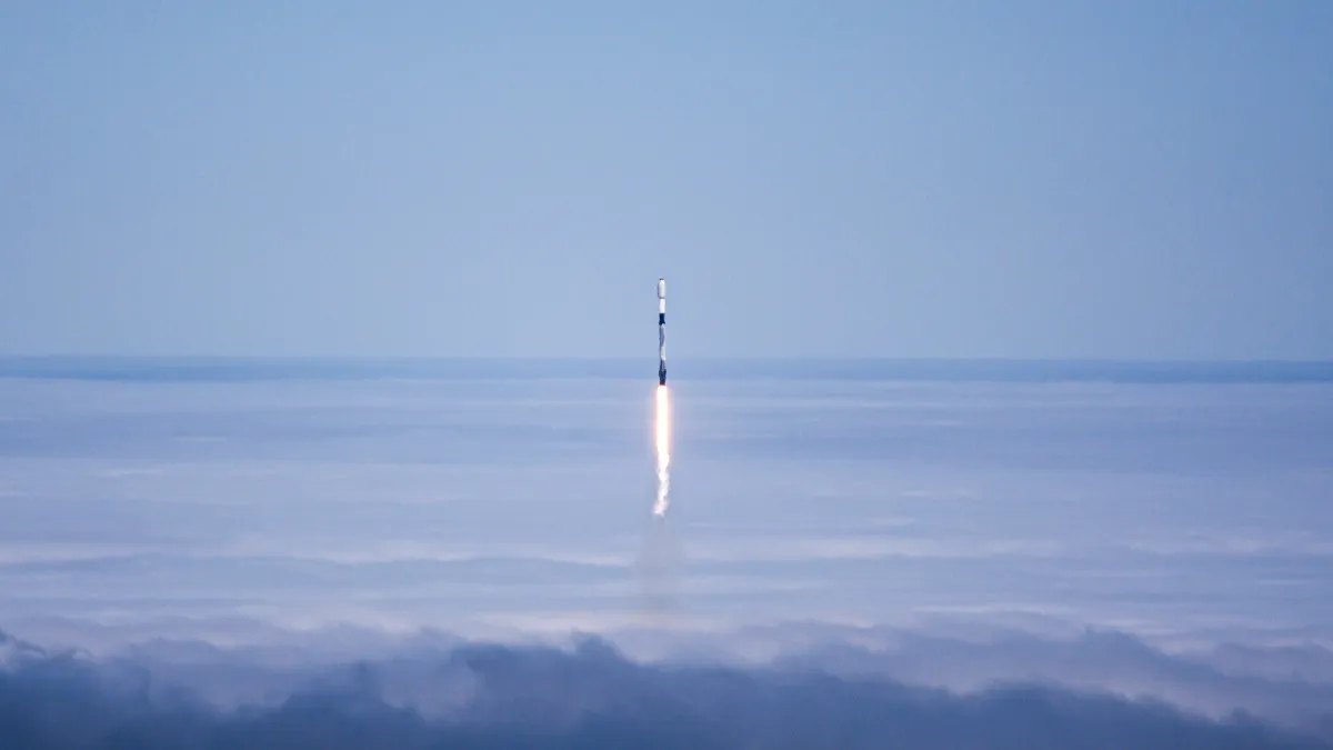 SpaceX Conducts Largest IPO in History — Shares at $135, Company Raises $75B