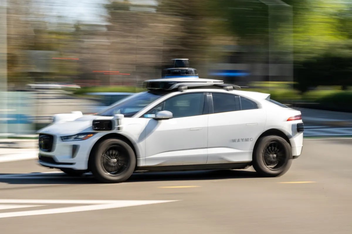 Waymo Withdraws Nearly 4,000 Robotaxis from Highways After Entering Construction Zones