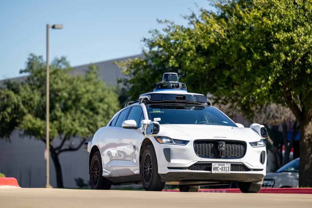 Друзья, хочу поделиться наблюдением по Waymo и проблеме затопленных дорог