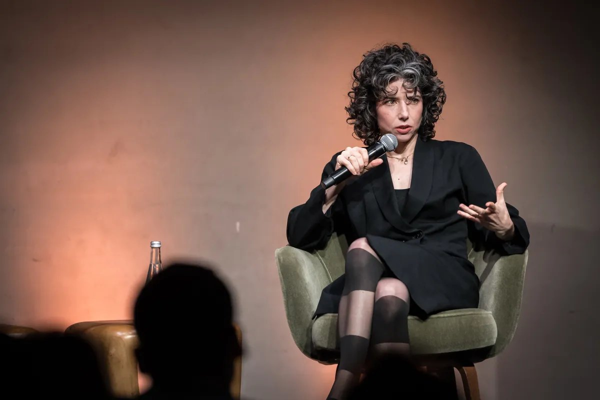 Meredith Whittaker (Signal): AI chatbots are not your 'friends'. On access and privacy risks